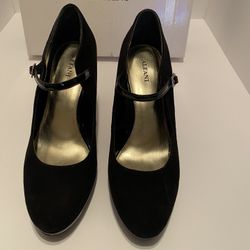 ALFANI BLACK SUEDE HEELS W/BUCKLE STRAP SIZE 8