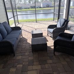 Entire Patio Set With Cushions