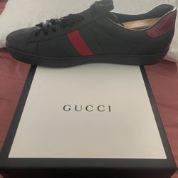 100% AUTHENTIC Gucci Mens 9.5 Leather Sneakers 