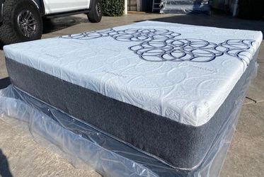 Queen Bamboo Cool Gel Memory Foam!!