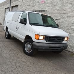 2004 Ford E350