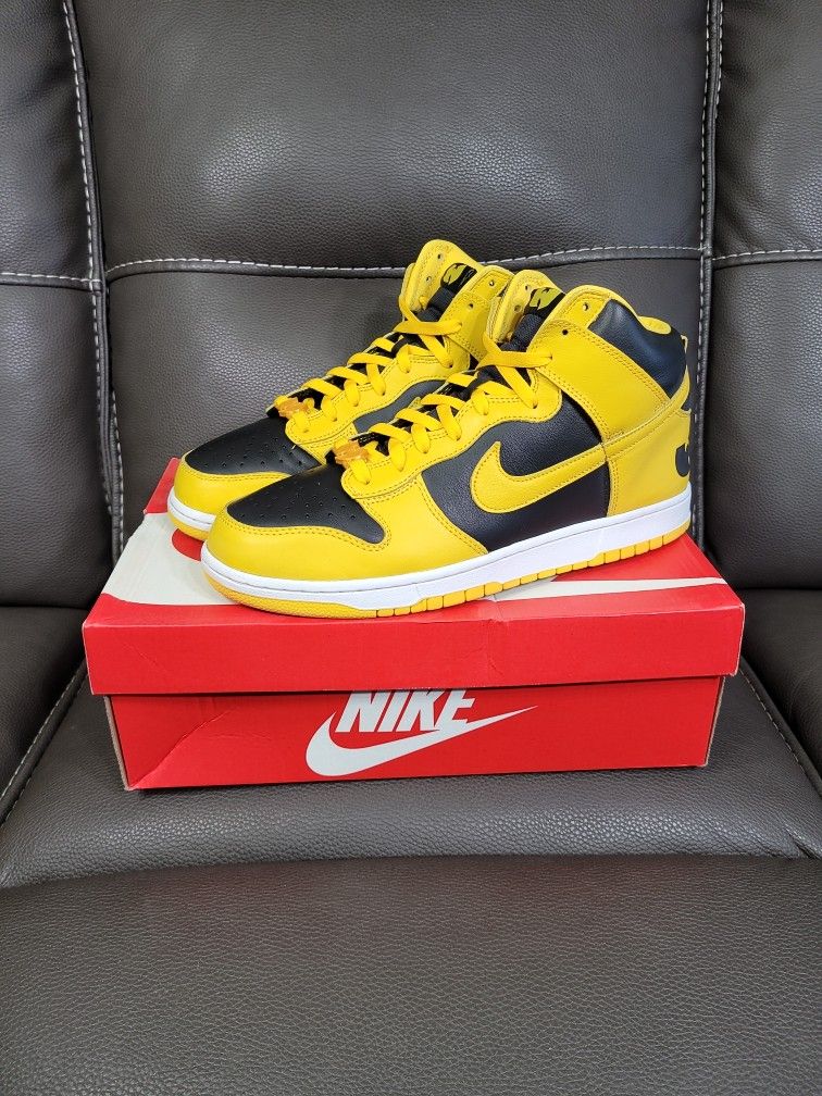 Nike Dunk HI SP, Black/ Varsity Maize (Wu Tang Clan Custom)