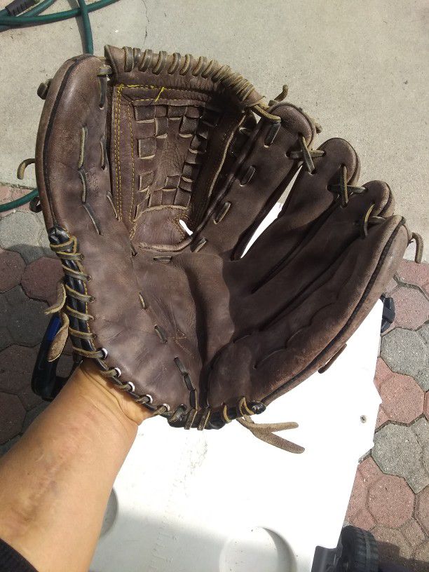 Louisville Softball Glove