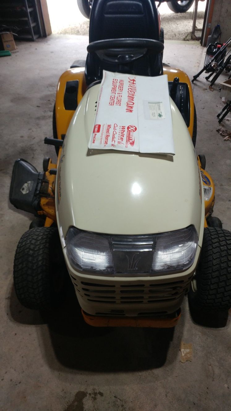 Cub Cadet GT 218644 Lawn Tractor riding mower for Sale in St. Louis
