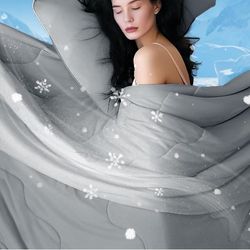 Cooling Comforter, Grey Cooling Blanket Queen Size, Cooling Duvet for Hot Sleeper, Breathable Summer Quilt, Lightweight Soft Q-Max>0.4 Arc-Chill Cool 