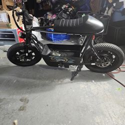 Caroma D2 Electric Scooter Bike
