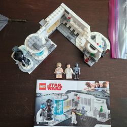 LEGO Star Wars 75203 Hoth Medical Chamber Complete With Figures, Manual And Spare Parts for Sale in Cornelius, NC - OfferUp