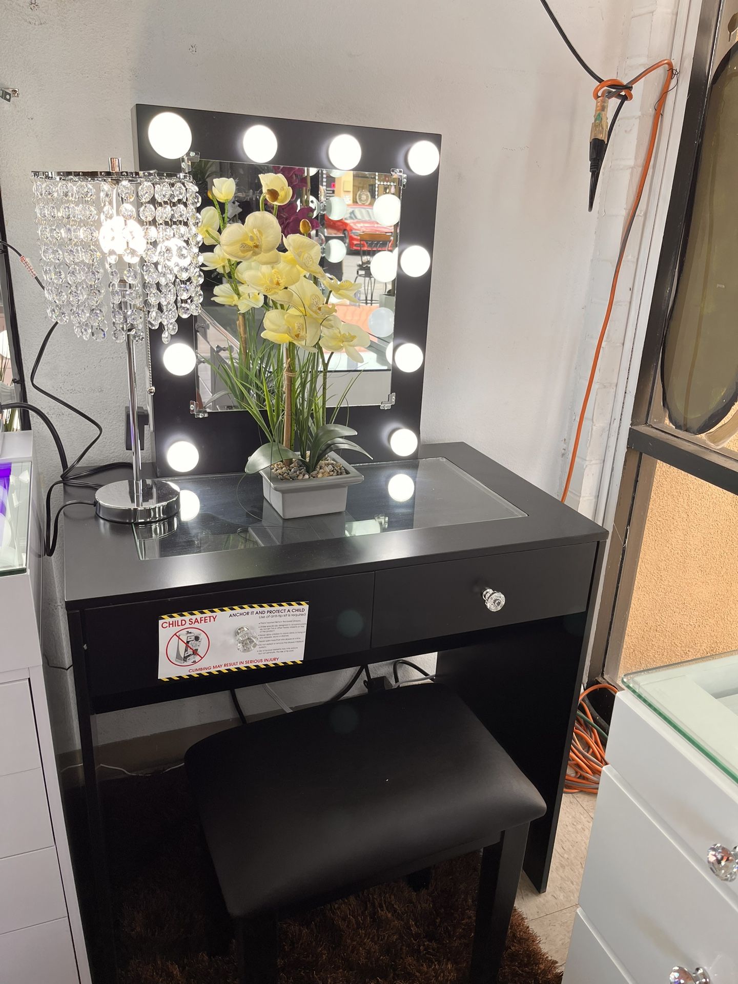 Black Small Vanity Set With Hollywood Style Mirror. Stool Included NEW