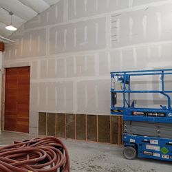 Drywall Hanger
