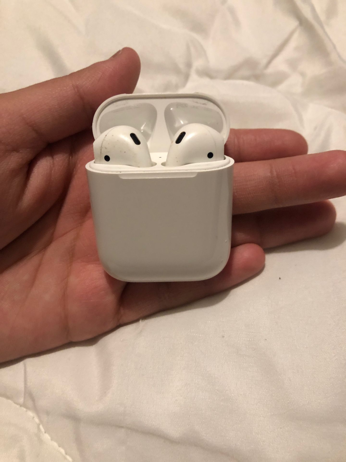 AirPods