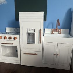Play Kitchen