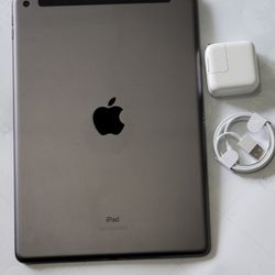 iPad 7th Generation, 32gb, unlocked, works any company sim card any country internationally 