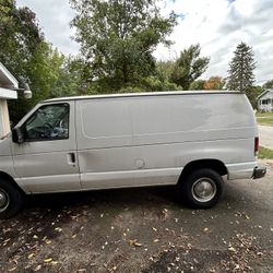 2005 Ford E-250