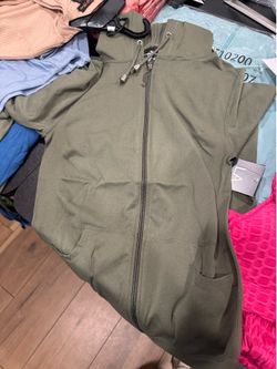 Wholesale Women’s Activewear & Clothing $2/pc Zip Up Hoodies • Leggings • Shorts • Sets • Bodysuits