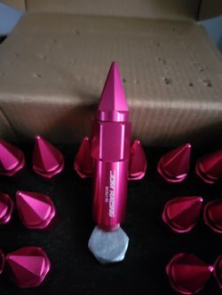 12x1.5 Pink Spike Lugnuts
