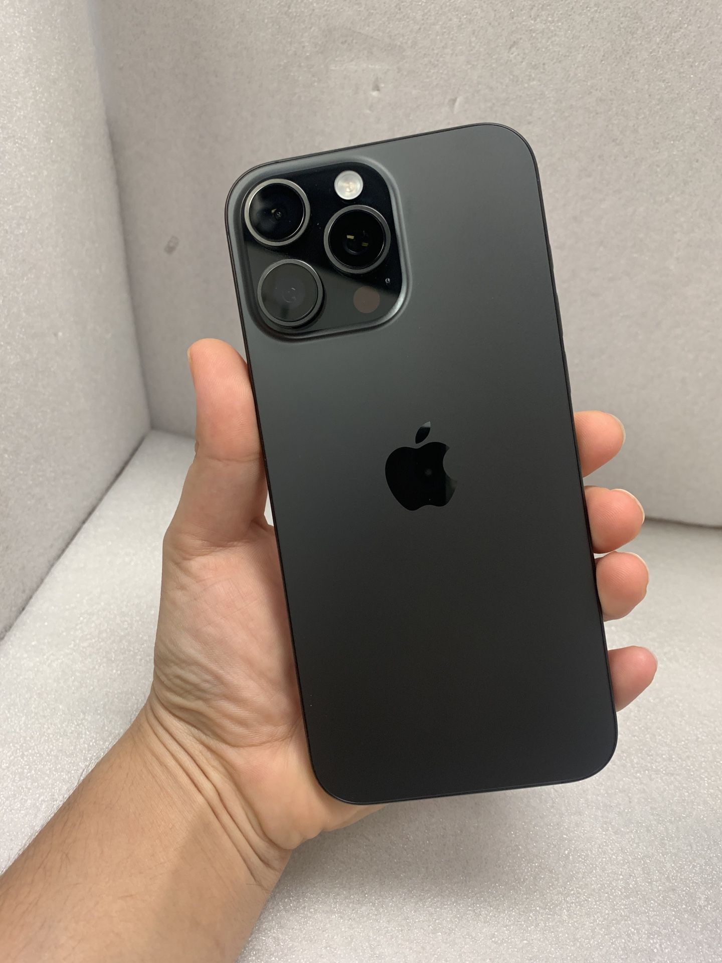 iPhone 16 Pro Max 1 Tb AT&T / Cricket - Babcock