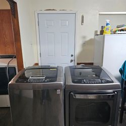 LG STAINLESS STEEL WASHER AND DRYER SET BOTH ELECTRIC XL CAPACITY 5.3 CU GOOD CONDITION HEAVY DUTY DELIVERY AVAILABLE FOR EXTRA FEE WE DO REPAIRS 