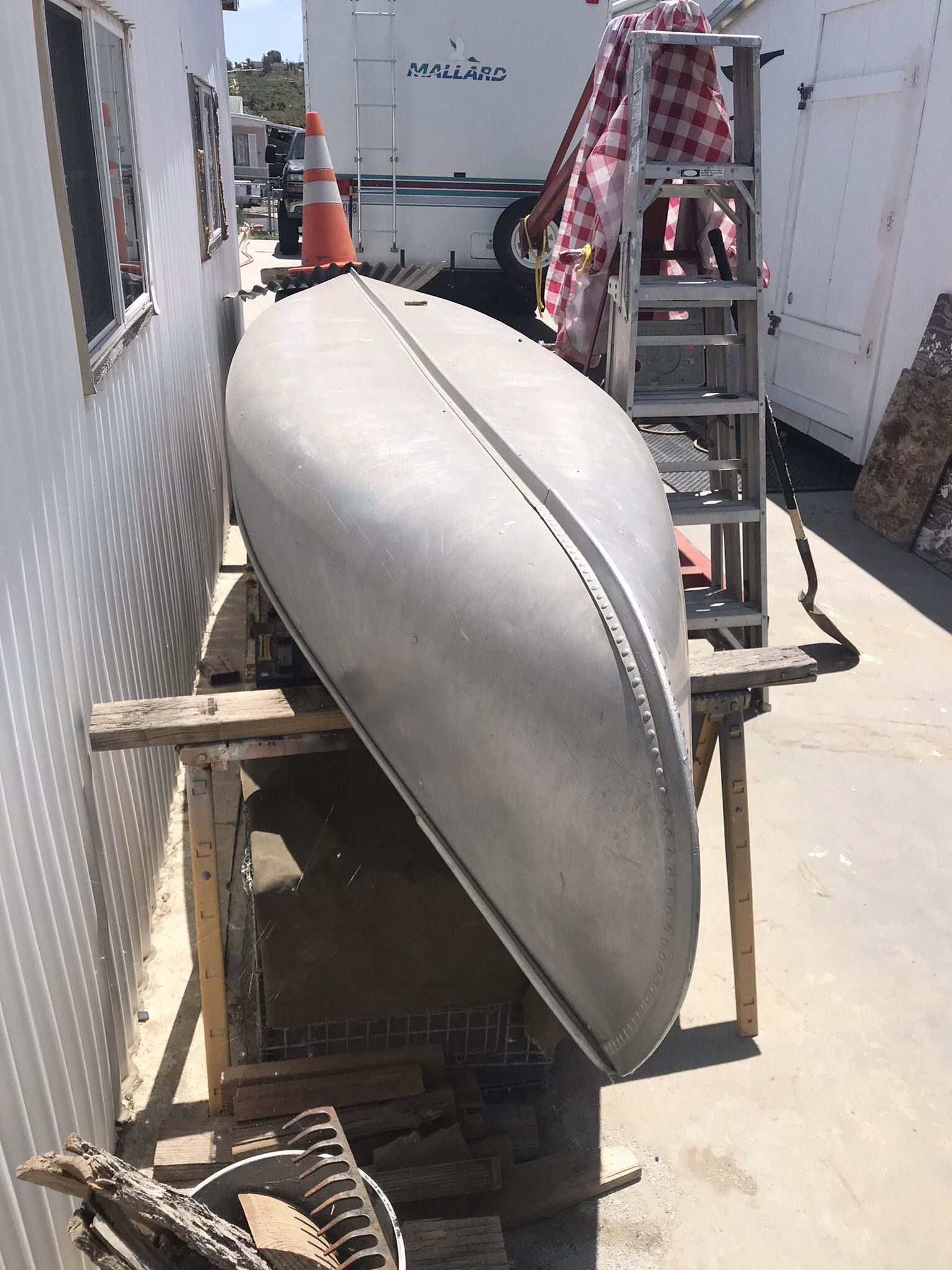 Alumacraft Canoe