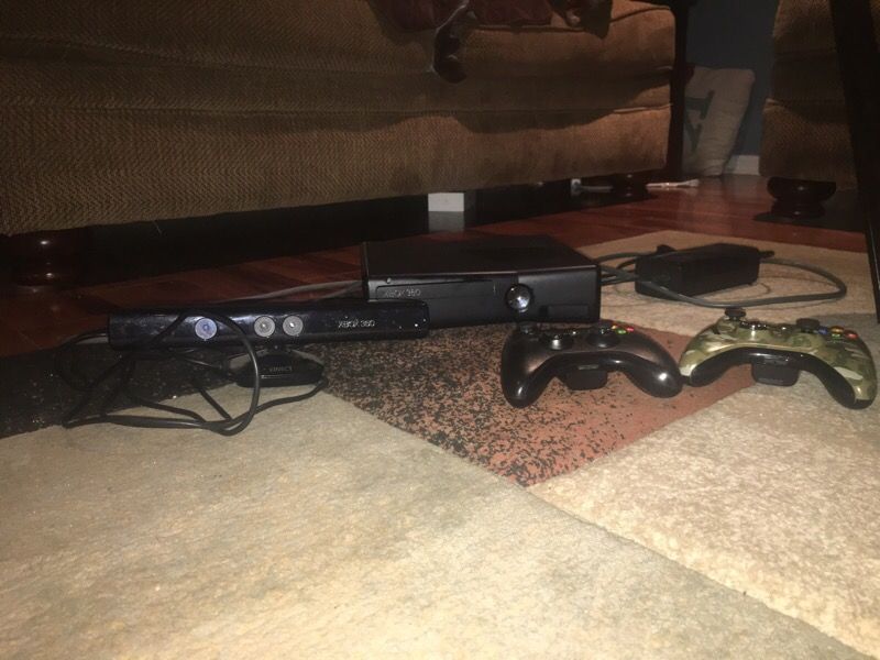 Black Xbox 360 Console