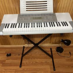 Casio Keyboard + Stand