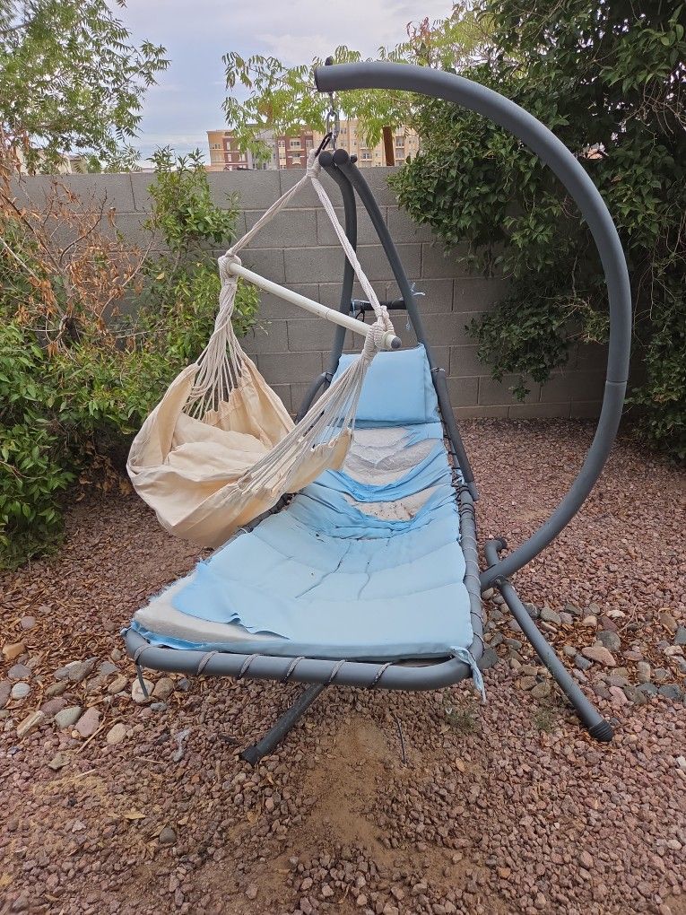 Hanging Chair Stand With Extra Attachment