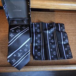 Louis Vuitton LV Monogram tie Color Black/White New