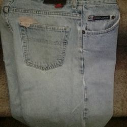 DKNY SHORTS SIZE (33)