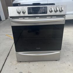 Frigidaire Gallery 30” Gas Range With No Preheat+airfry Oven