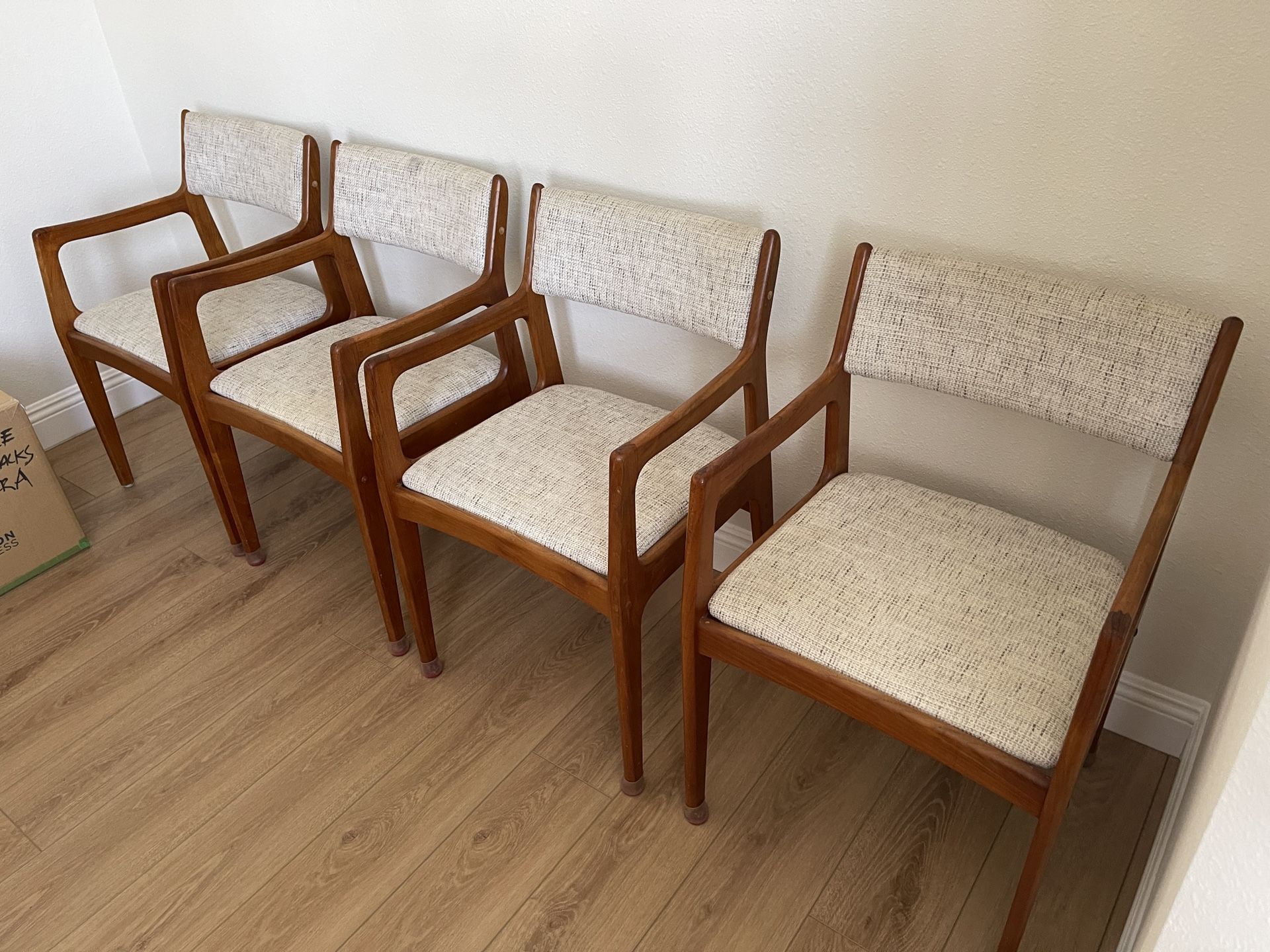 Mid Century Modern - Chairs Set 4 - Vintage