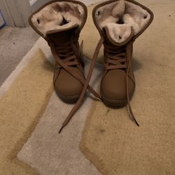 Girls Fur Lined Boots 
