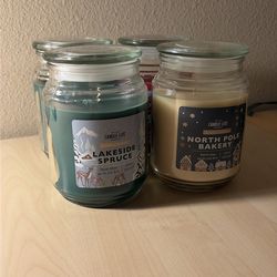 4x 18 oz candles all for $10 total!