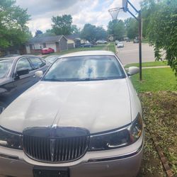 01 Lincoln Towncar Executive 