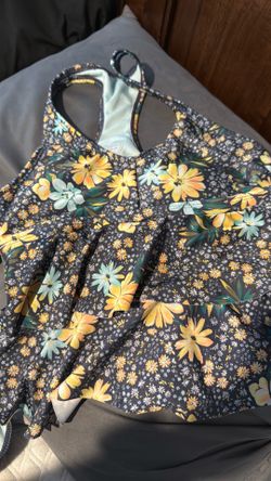 Girls swim suit 14-16