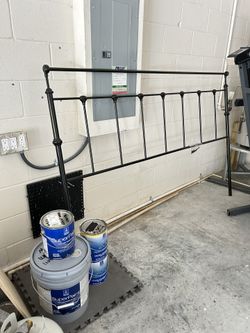 LIKE NEW!! King Size Black Metal Spindle Farmhouse Design Headboard