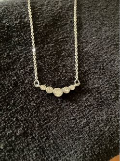 Silver necklace with zirconia diamonds