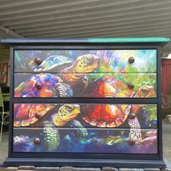 Three Turtles Inspired Vintage Chest 