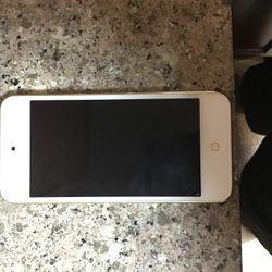 Rose Gold iPod Touch 