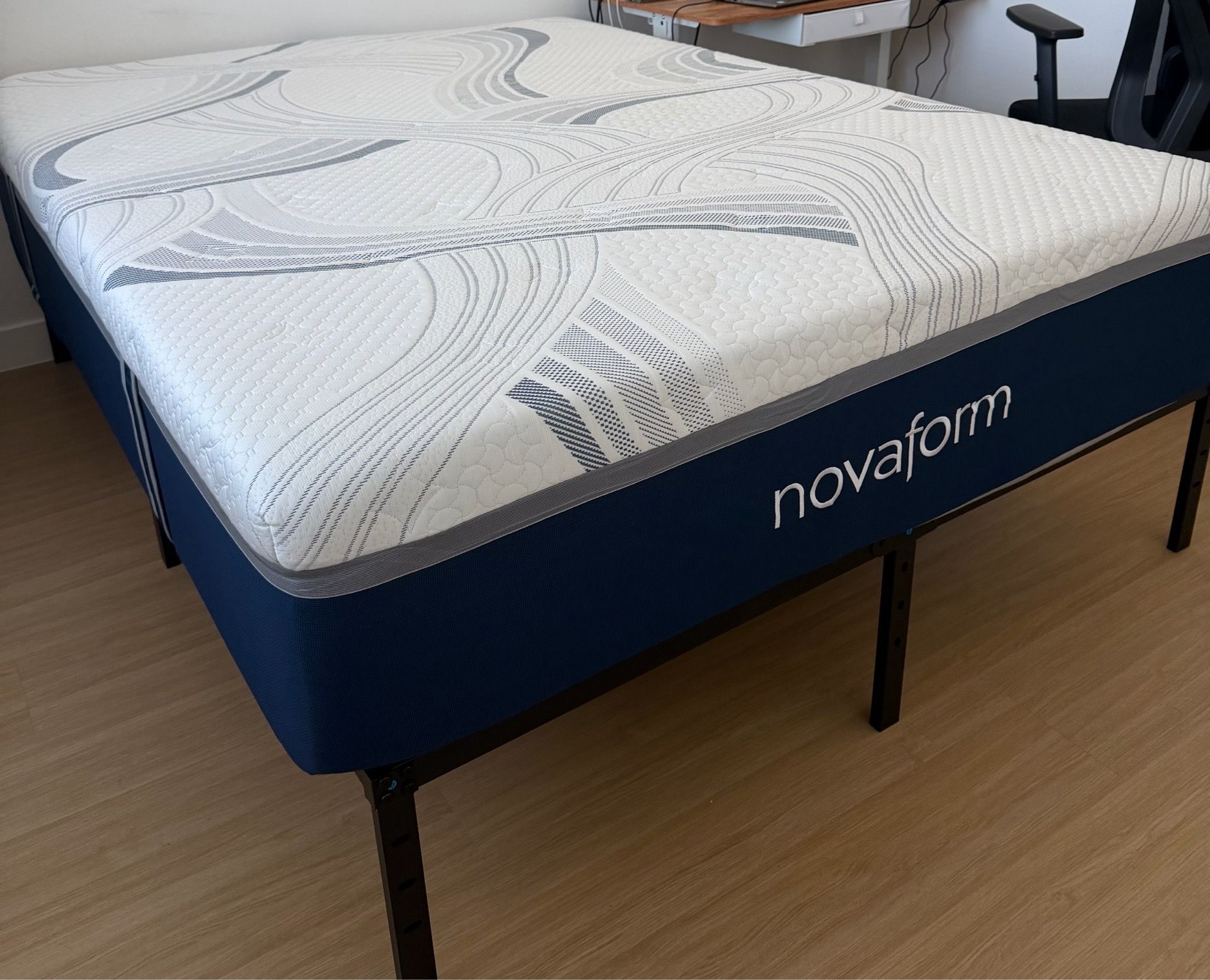 Novaform 14 inch comfortGrande Advanced gel memory foam queen mattress with bed frame