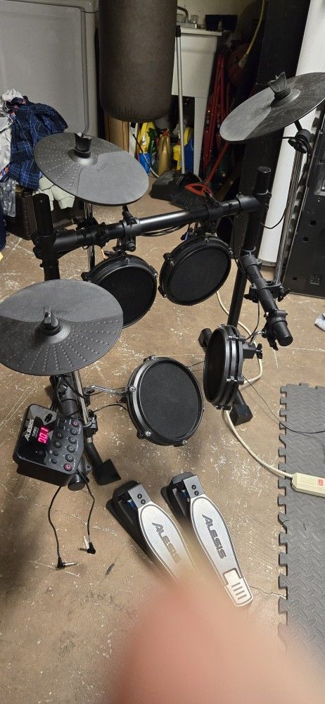 Alesis Turbo Drum Set