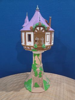 Disney Store Rapunzel Tower Playset 17" tall - no accessories