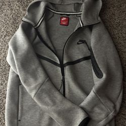 Grey nike tech