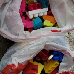 2 Bags Toddler Legos Clean