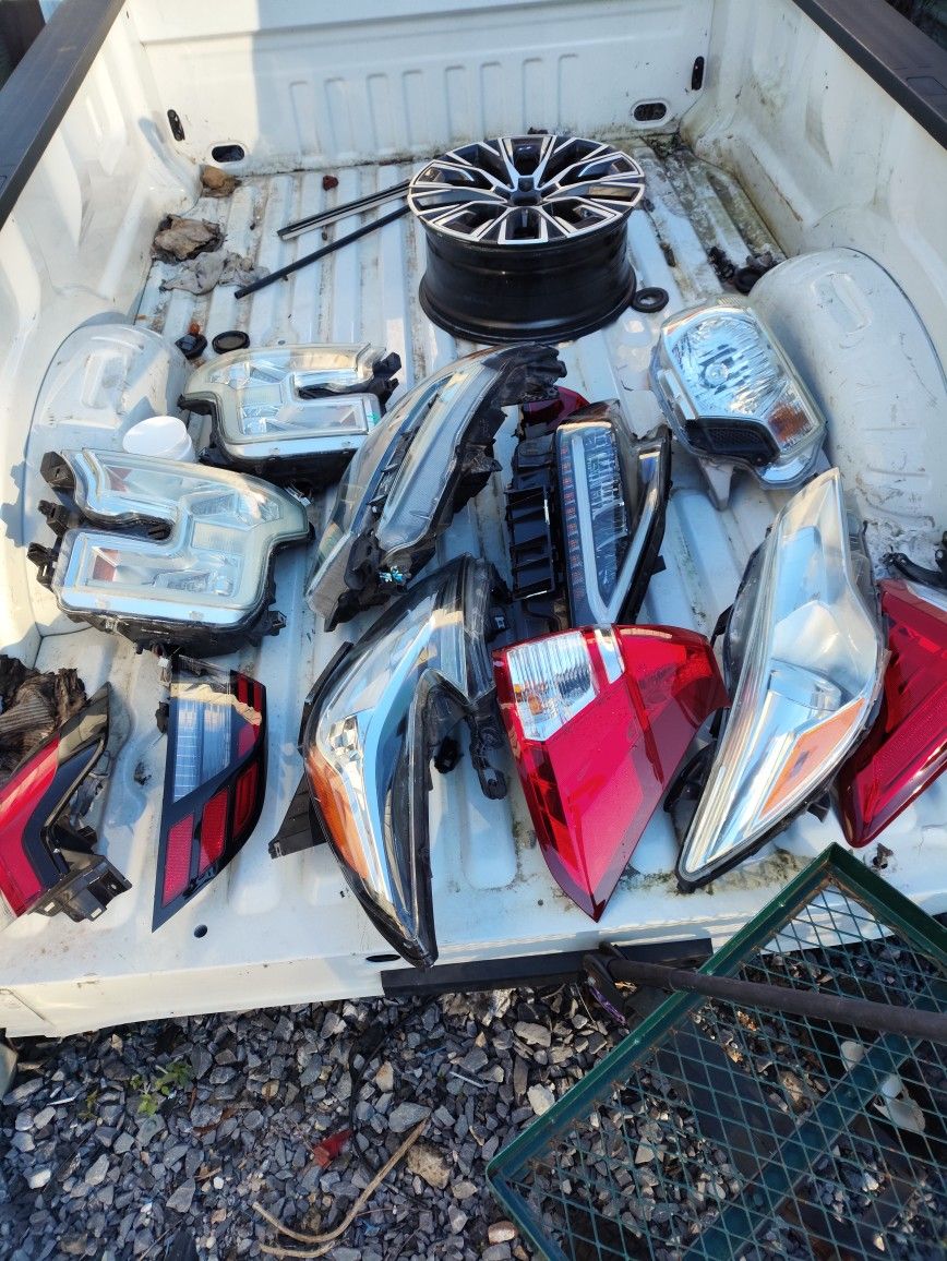 Used Headlights And Taillights 