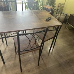 Dining Set For The Holiday