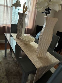 Dinning/Breakfast Table 3 chairs