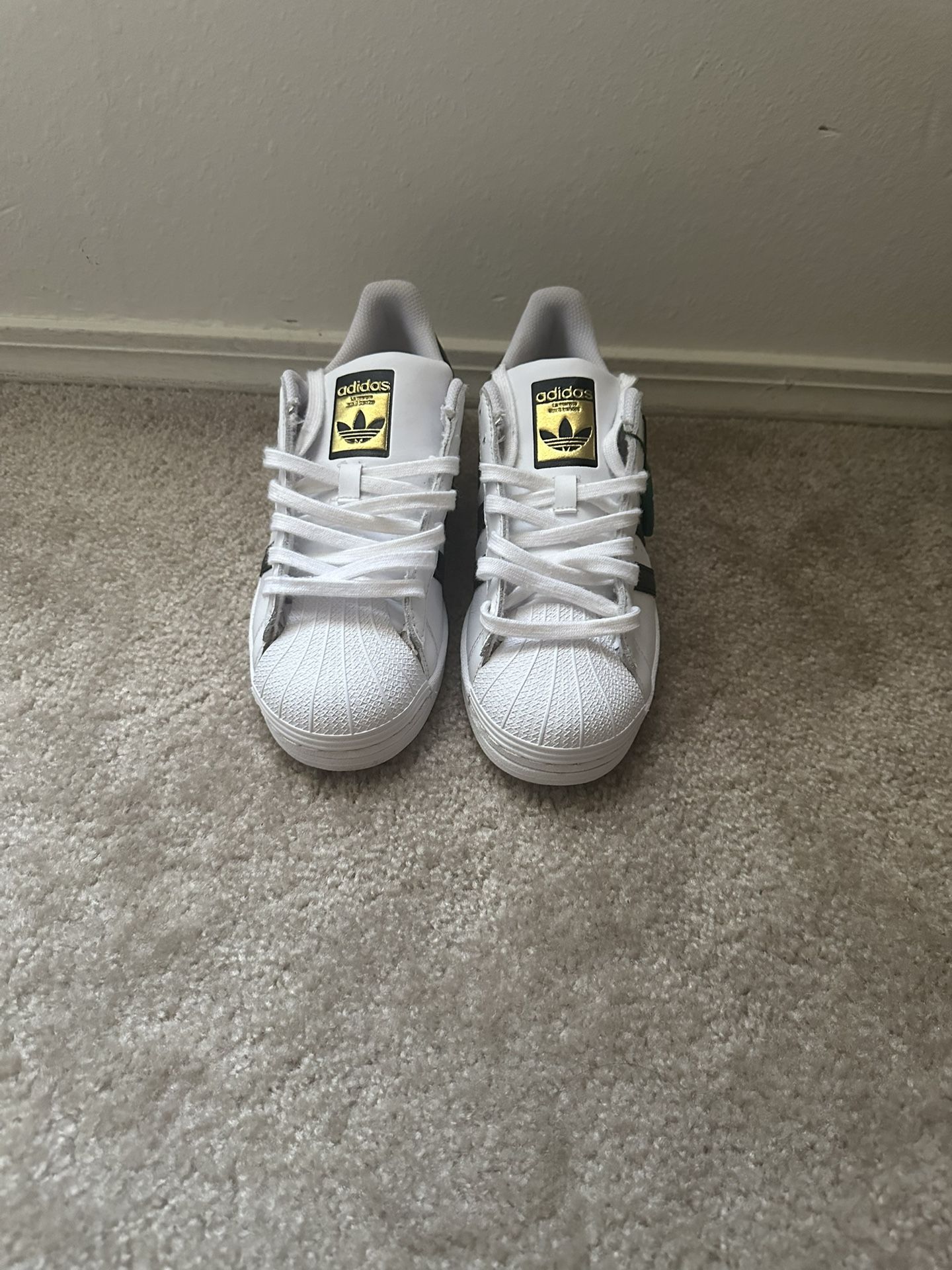 Adidas Superstars Originals White Men’s Size 8.