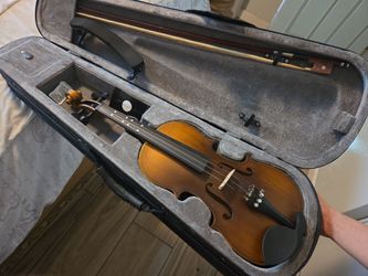 Violin with Bow and Hard Case