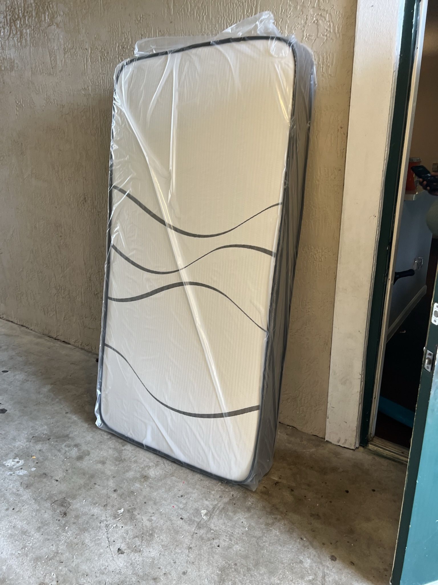 Mattresses: twin full  queen regular  Colchon Nuevo Colchones plush or pillow top available cama bed mattress