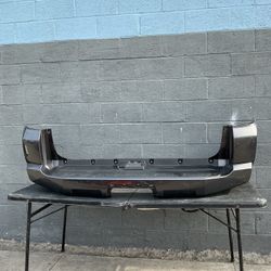 2019-2021 Toyota 4 Runner Rear Bumper Oem
