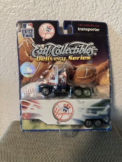 New York Yankees Fleer MLB Delivery Series Transporter Toy Vehicle 1:87 Scale